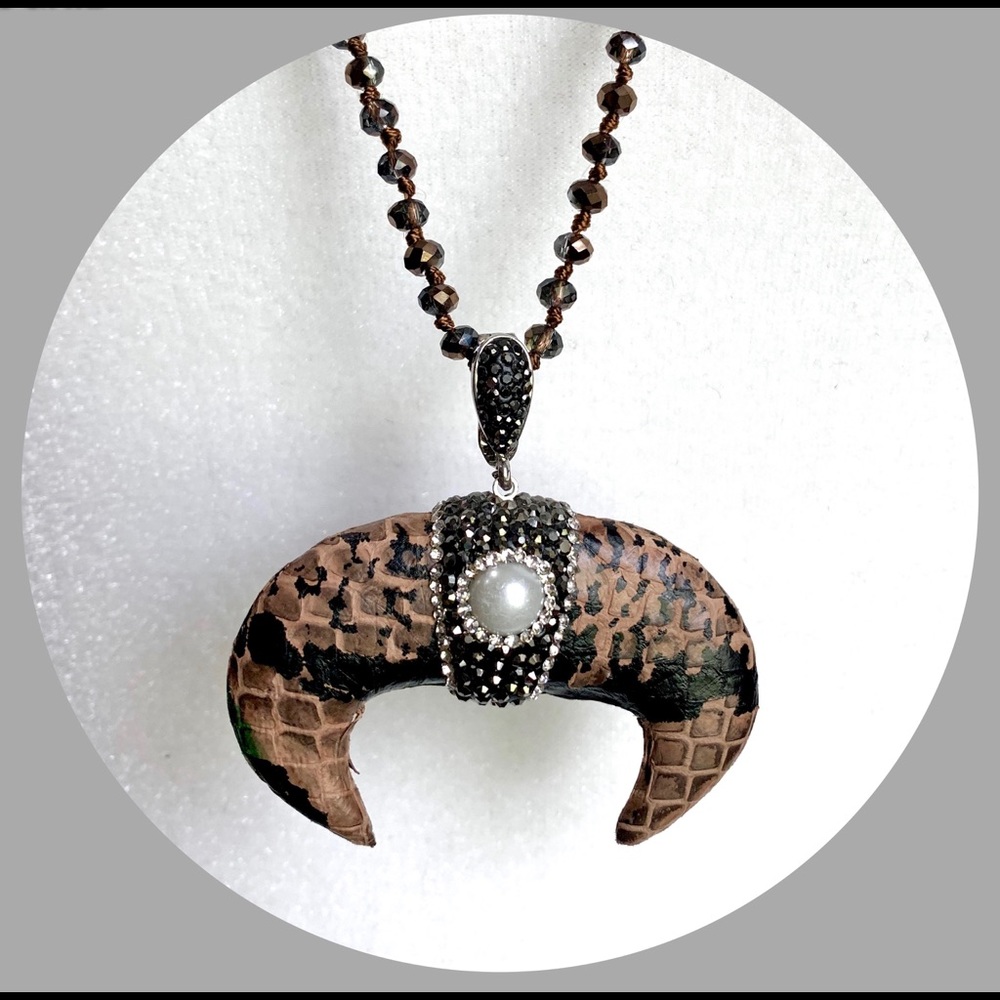 Untamed Cocoa Brown Double Horn Necklace